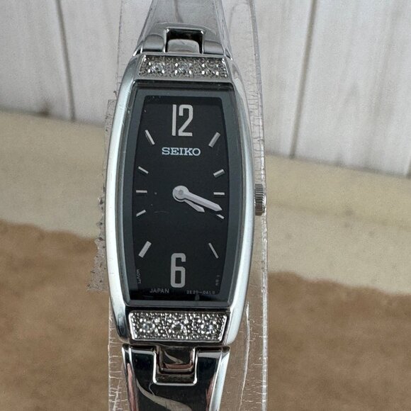 Vintage Diamond Seiko Curved Parallelogram Shaped Watch - Picture 1 of 9